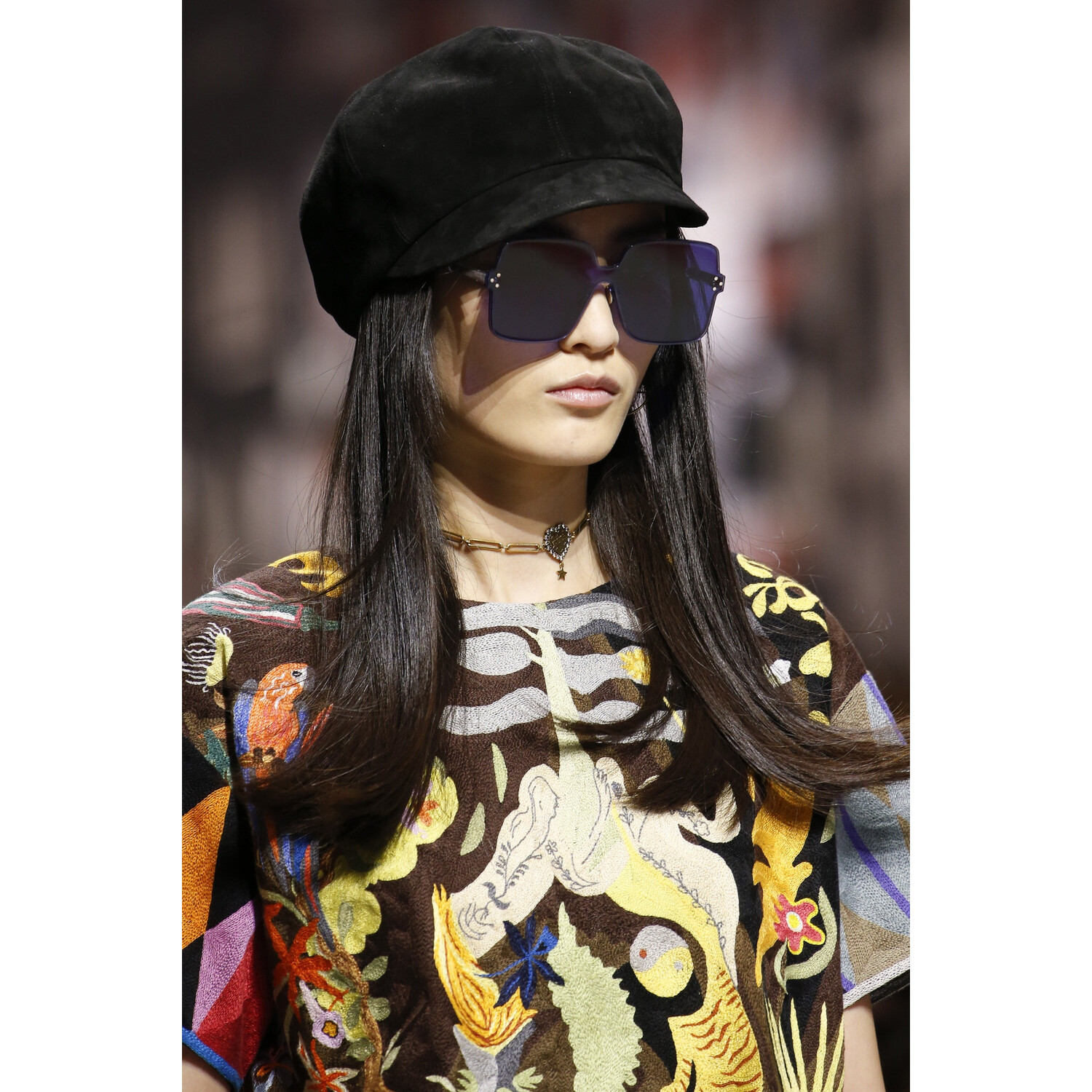Фото Details Christian Dior , Details Dior Fall 2018 Ready-to-Wear , Детали показа Кристиан Диор , Детали показа Диор осень зима 2018 , Fashion show , неделя моды в Париже , PFW , Мария Грация Кьюри , Mainstyles